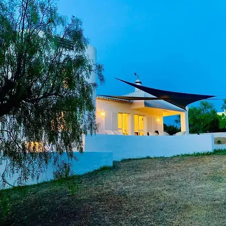Casa Do Algarve 4 Bedroom Near Holiday home